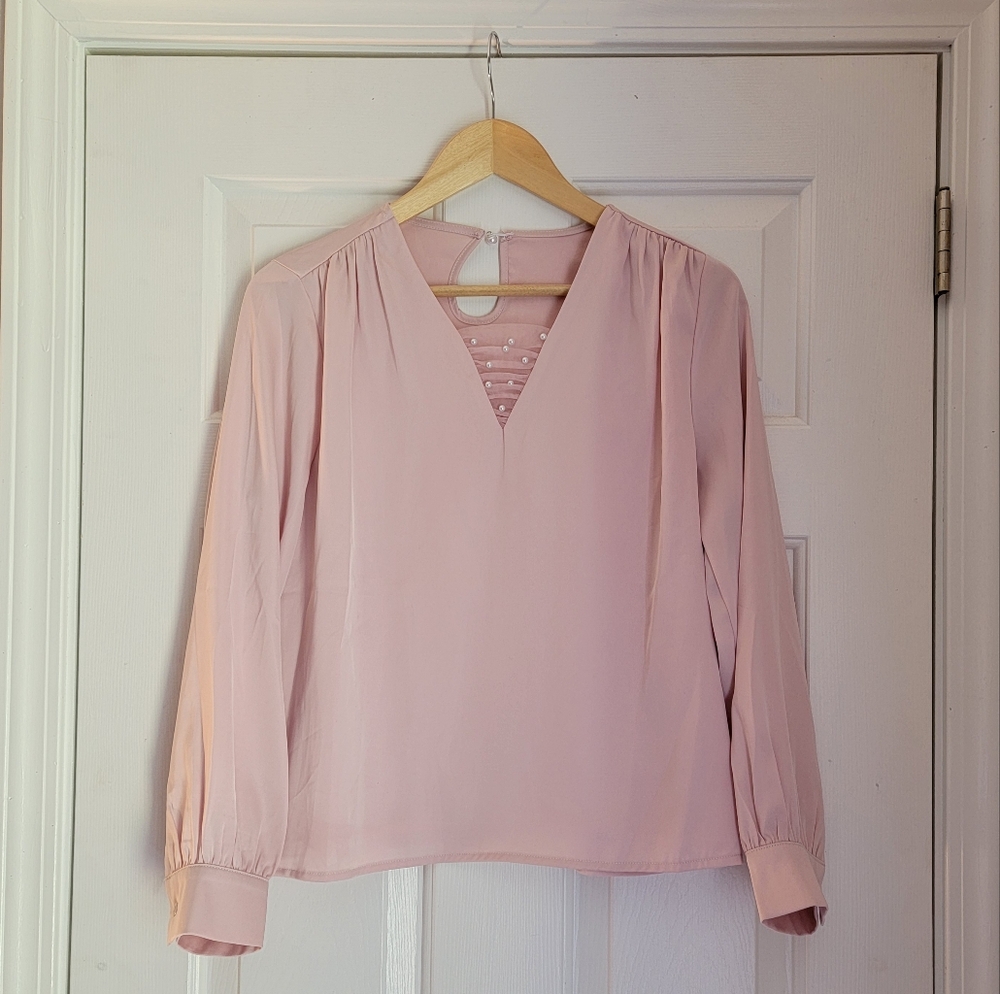 Womens Pearl Mesh Spliced V-Neck Satin Top in Pink